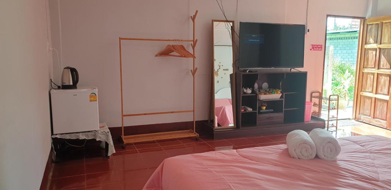Reindeer House Wat Chedi 4 People Hotell Sichon Exteriör bild